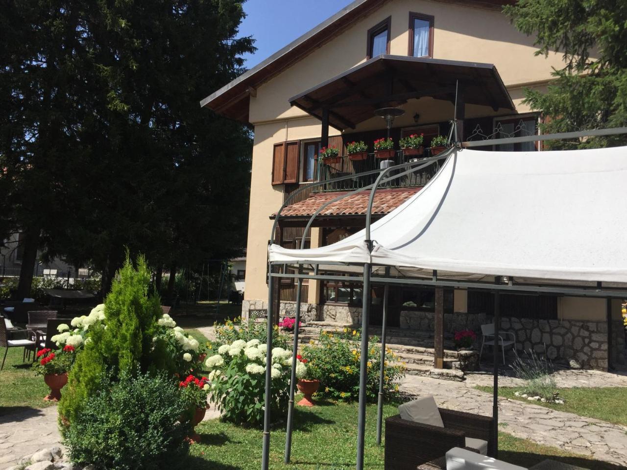 Villa Dei Pini Pescasseroli Exterior foto